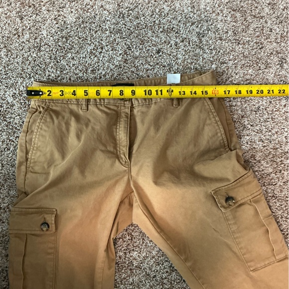 Banana Republic Women’s Tan Cargo Pants - Picture 6 of 6